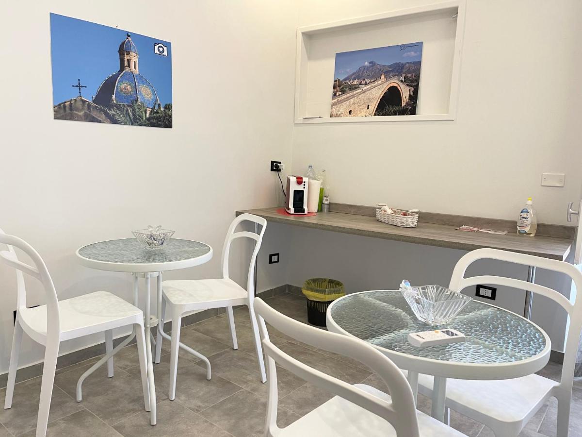 B&B Antichi Cortili Термини-Имерезе Экстерьер фото